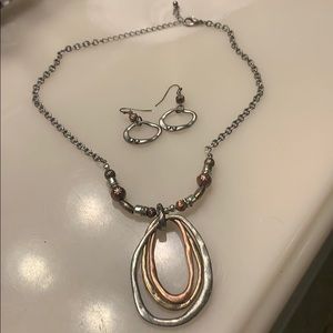 Necklace earring set